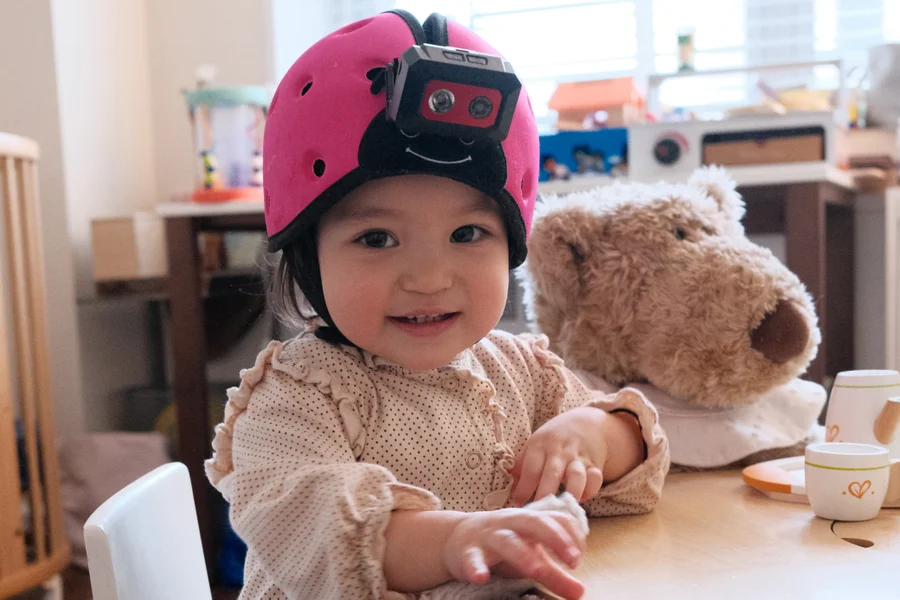 Camera-Wearing Baby AI